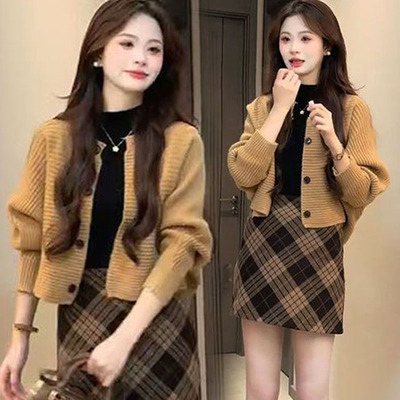 针织开衫格纹裙打底衫大码三件套