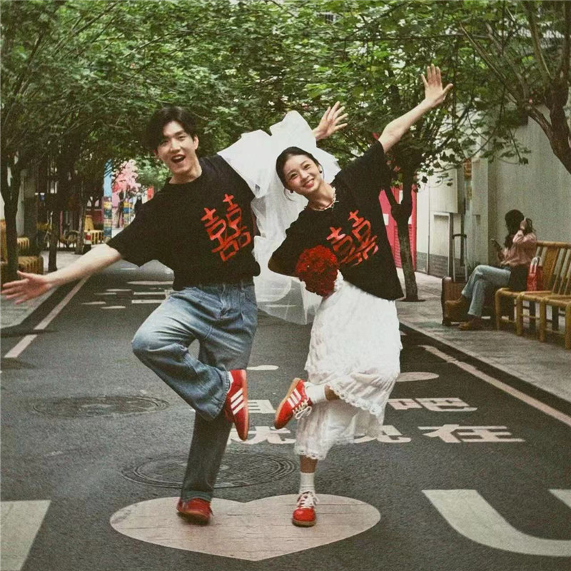 影楼婚纱摄影主题写真情侣装旅拍外景街拍夏季国潮风简约拍照服装