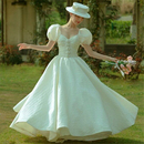 新潮婚纱韩版 时尚 花朵齐地礼服白色公主范写真服个性 旅拍主题泡袖