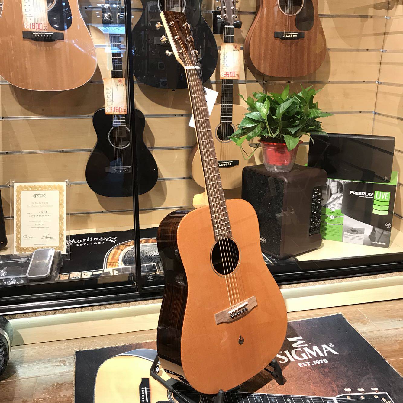 拿火 Lava me2面单吉他民谣木吉他 红松玫瑰木单板吉他|ruв категории музыкальный инструмент/гитара/пианино/аксессуары, американский музыкальный инструмент, американский струнный инструмент, гитара - гитара - от Buy2taobao.com для оказания профессиональной услуги покупки агента Taobao