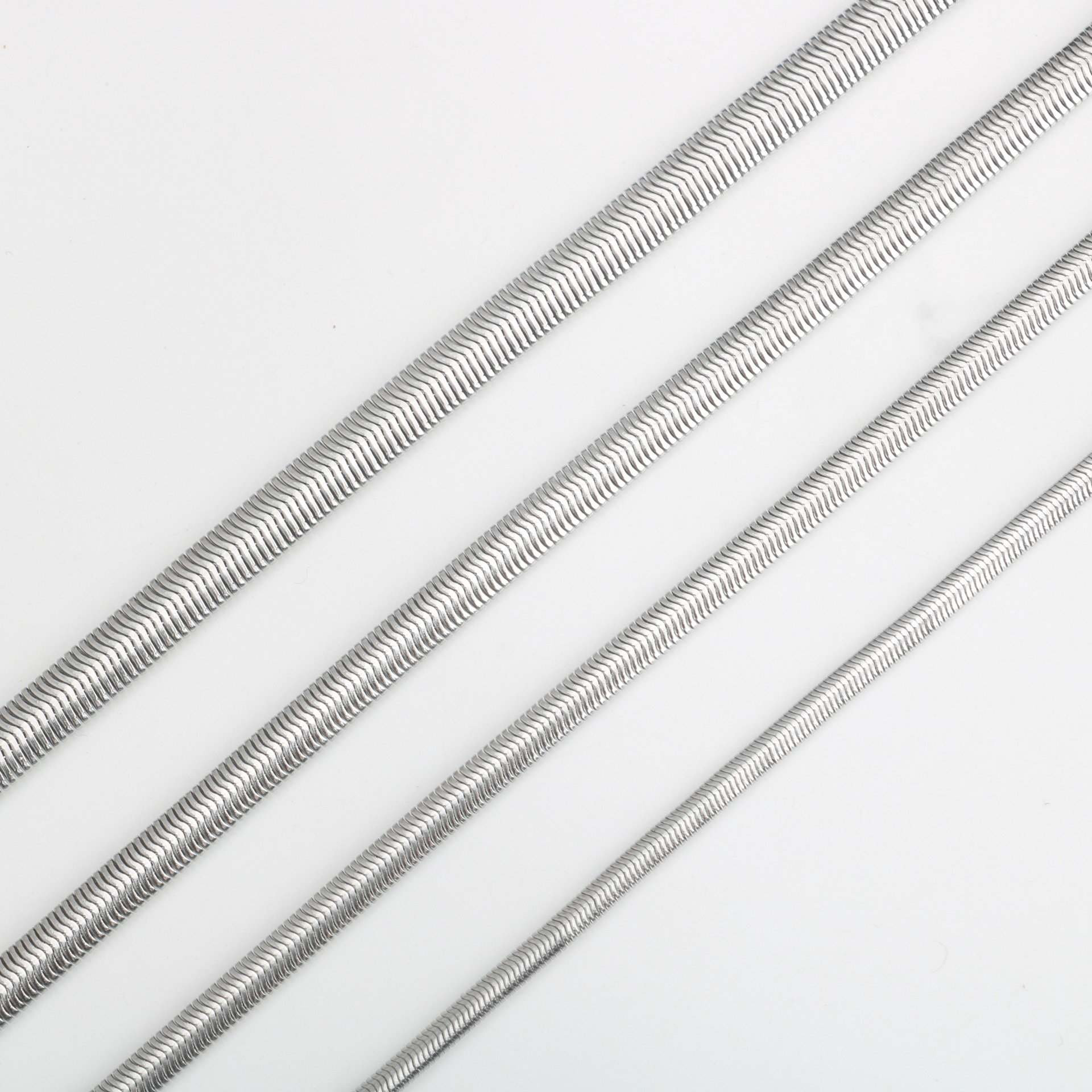 不锈钢扁蛇链蛇骨项链男女钛钢项链毛衣链嘻哈饰品配链