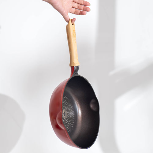 日本尾货，轻量化的多用煎炒锅