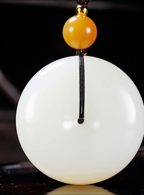 新疆大师郭磊作品和田玉且末金山料糖羊脂白玉平安扣挂件24.20克