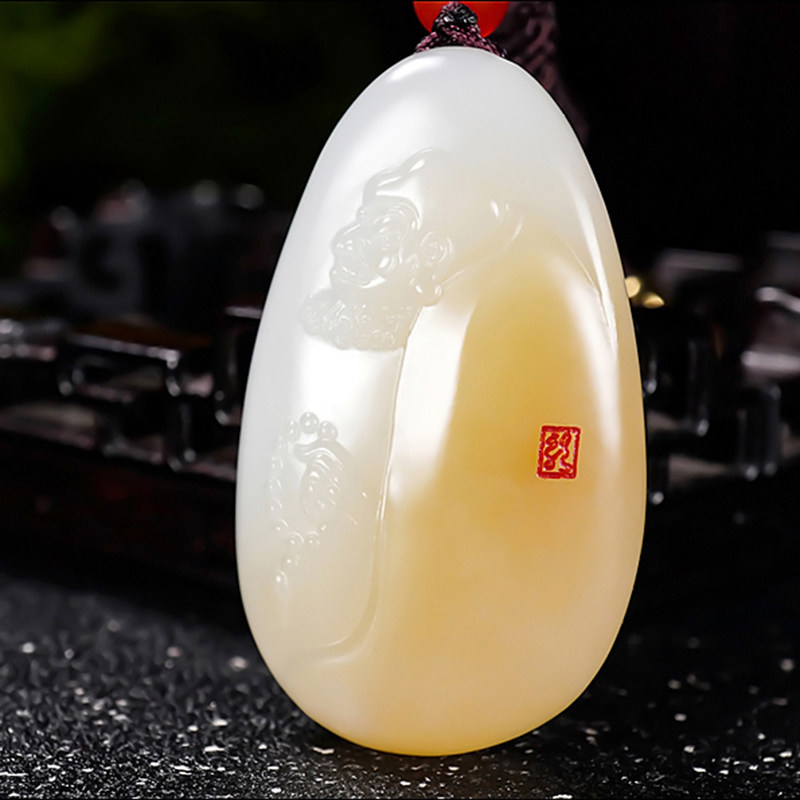 新疆大师张亚龙作品和田玉且末料糖羊脂白玉达摩挂件26.80克