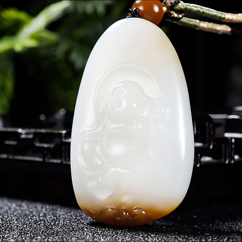 新疆和田玉且末料糖羊脂白玉笑佛挂件31.55克大师张亚龙作品