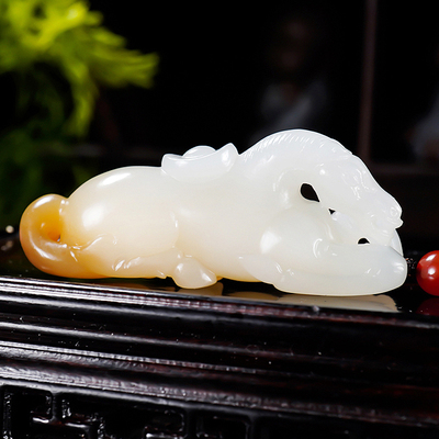 新疆大师郭磊作品 新疆和田玉糖羊脂白玉生肖马23.00克
