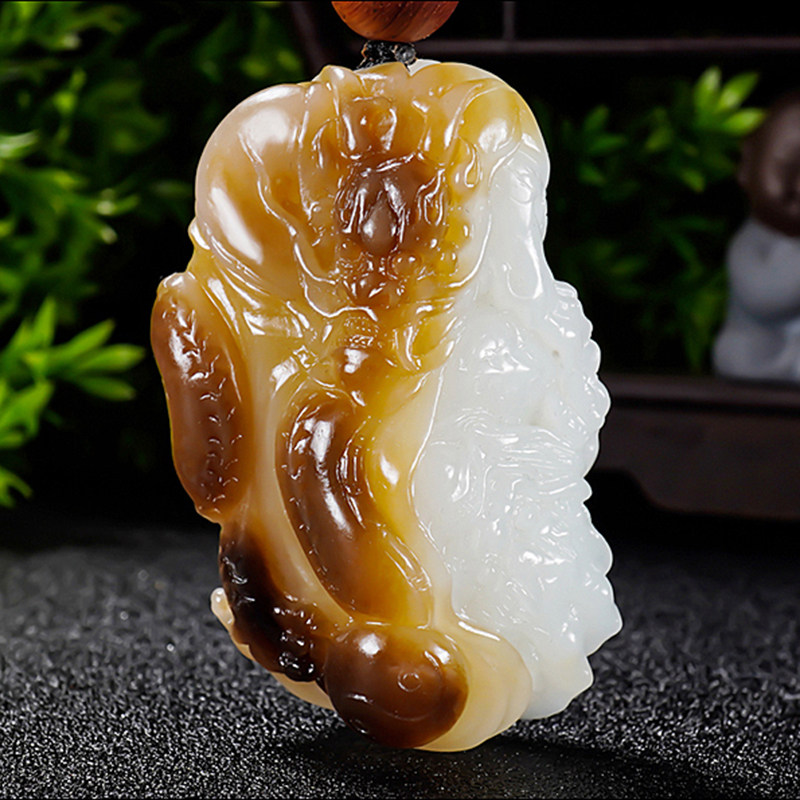 新疆大师张亚龙作品 新疆且末料和田玉糖羊脂白玉龙把件206.17克