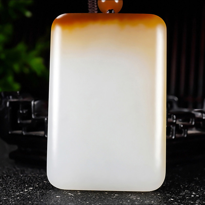 新疆谭琪俊作品和田玉糖羊脂白玉且末金山料平安无事牌挂件56.18