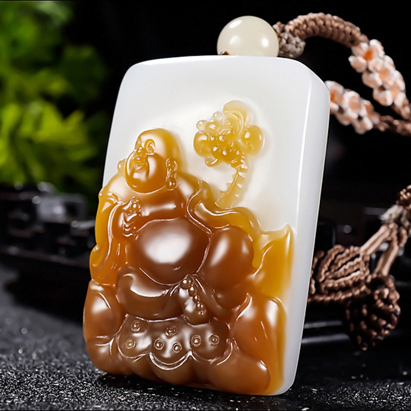 新疆大师张亚龙作品和田玉且末料糖羊脂白玉笑佛挂件60.19克