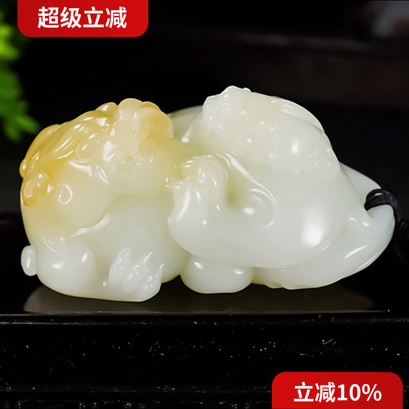 新疆张亚龙作品和田玉糖白玉貔貅把件206.19克