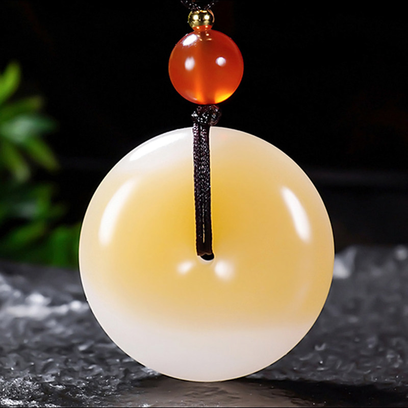 新疆大师冯立辉作品和田玉且末金山料糖羊脂白玉平安扣16.33克