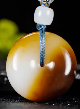 新疆大师郭磊作品和田玉且末金山料糖羊脂白玉平安扣23.91克