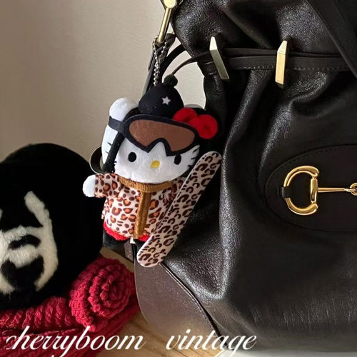 日本中古豹纹辣妹滑雪板hellokitty包包挂件书包挂饰毛绒公仔玩偶