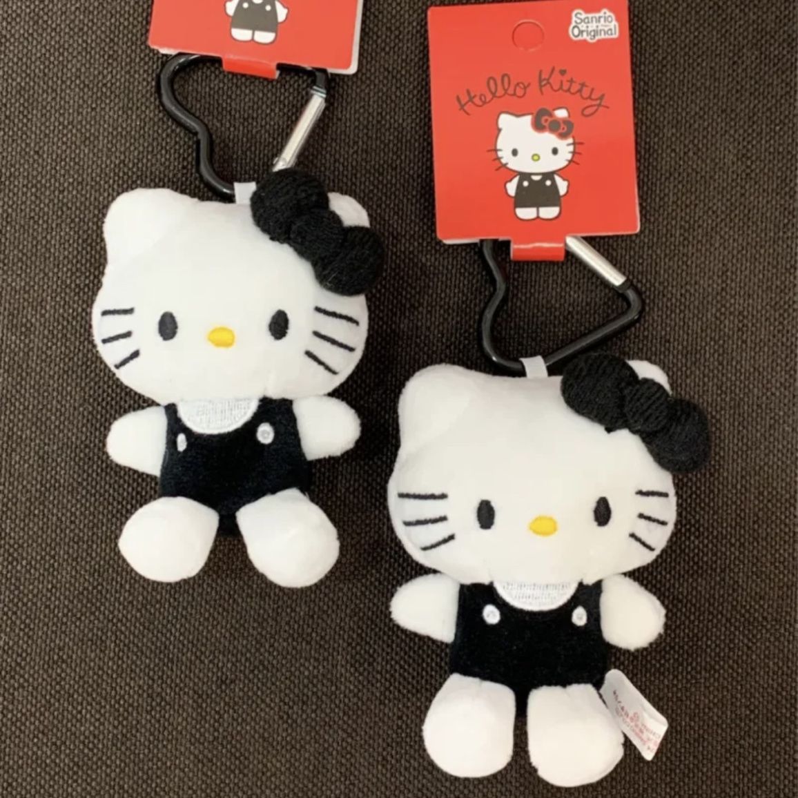日本凯蒂猫黑白kt爱心扣钥匙扣智秀同款hellokitty书包挂饰包包配