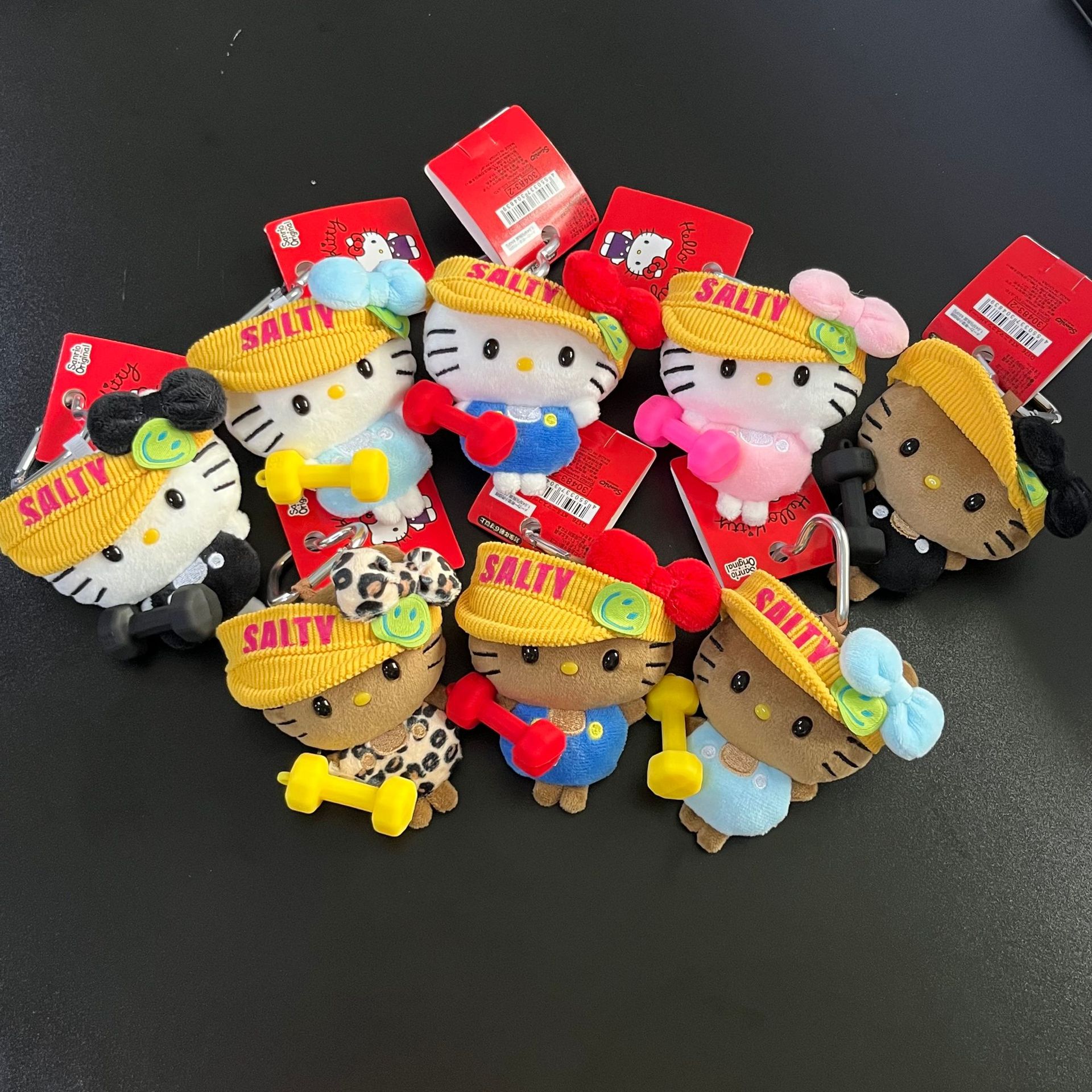 日本举哑铃hellokitty迷