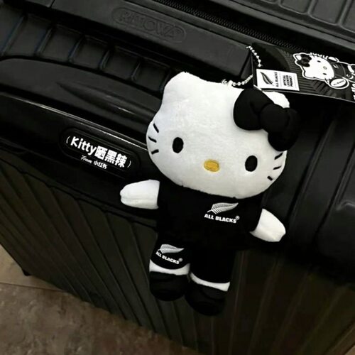 日本橄榄球hello kitty包包挂饰哈喽hallo公仔凯蒂猫kt猫玩偶黑色