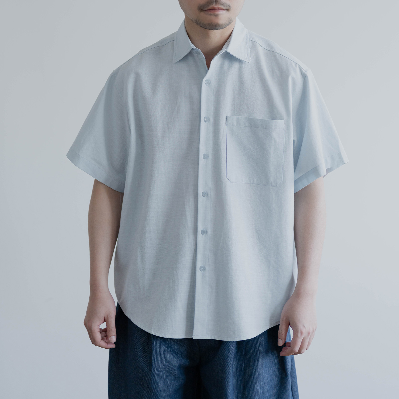 雾撞山野纯色基础款短袖衬衫男夏季宽松轻薄透气文艺老钱风衬衣女图片