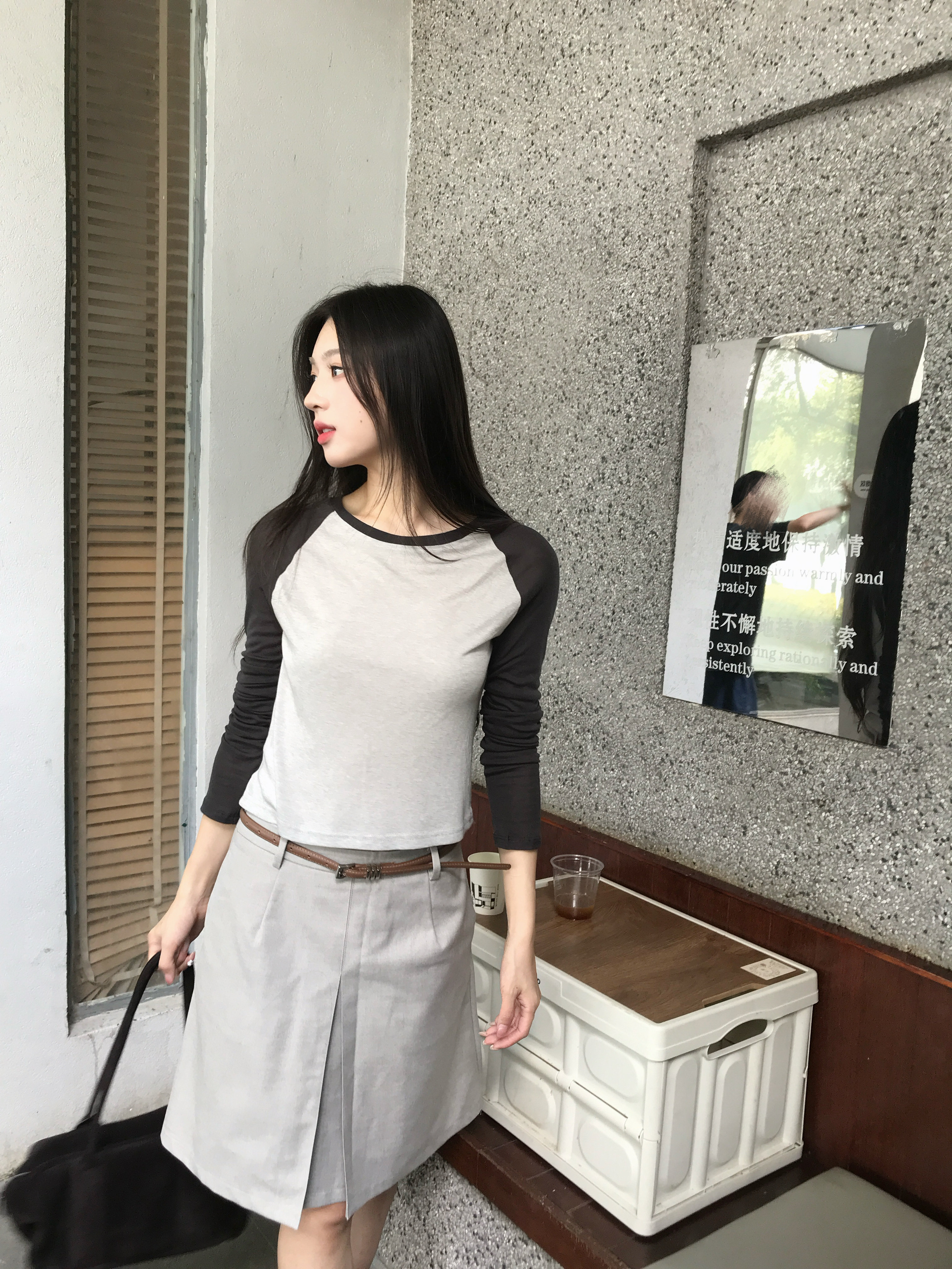 鱼没放 美式复古插肩拼袖短款打底衫 拼色长袖T恤