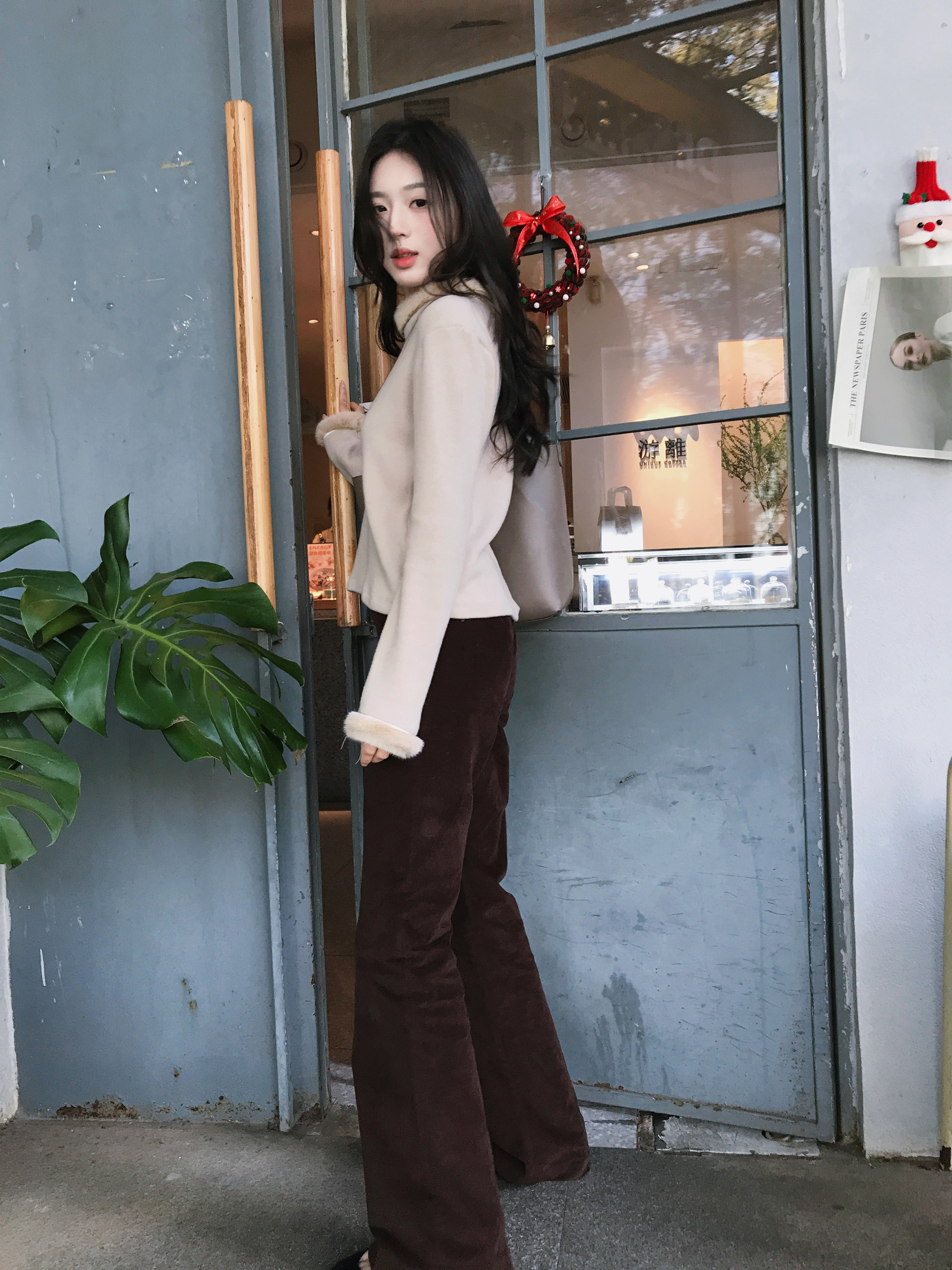 鱼没放 平绒显瘦灯芯绒休闲裤 超轻松的氛围感,女装/女士精品,休闲裤,淘宝优惠券,粉丝福利购,淘宝优惠卷