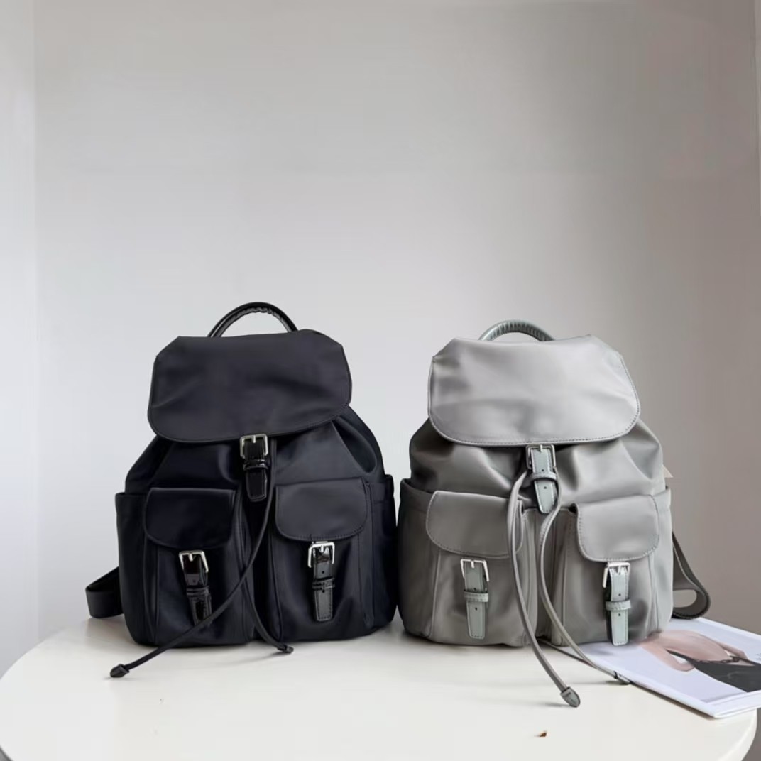 经典款防水尼龙翻盖双肩包男女同款背包时尚百搭休闲包大容量