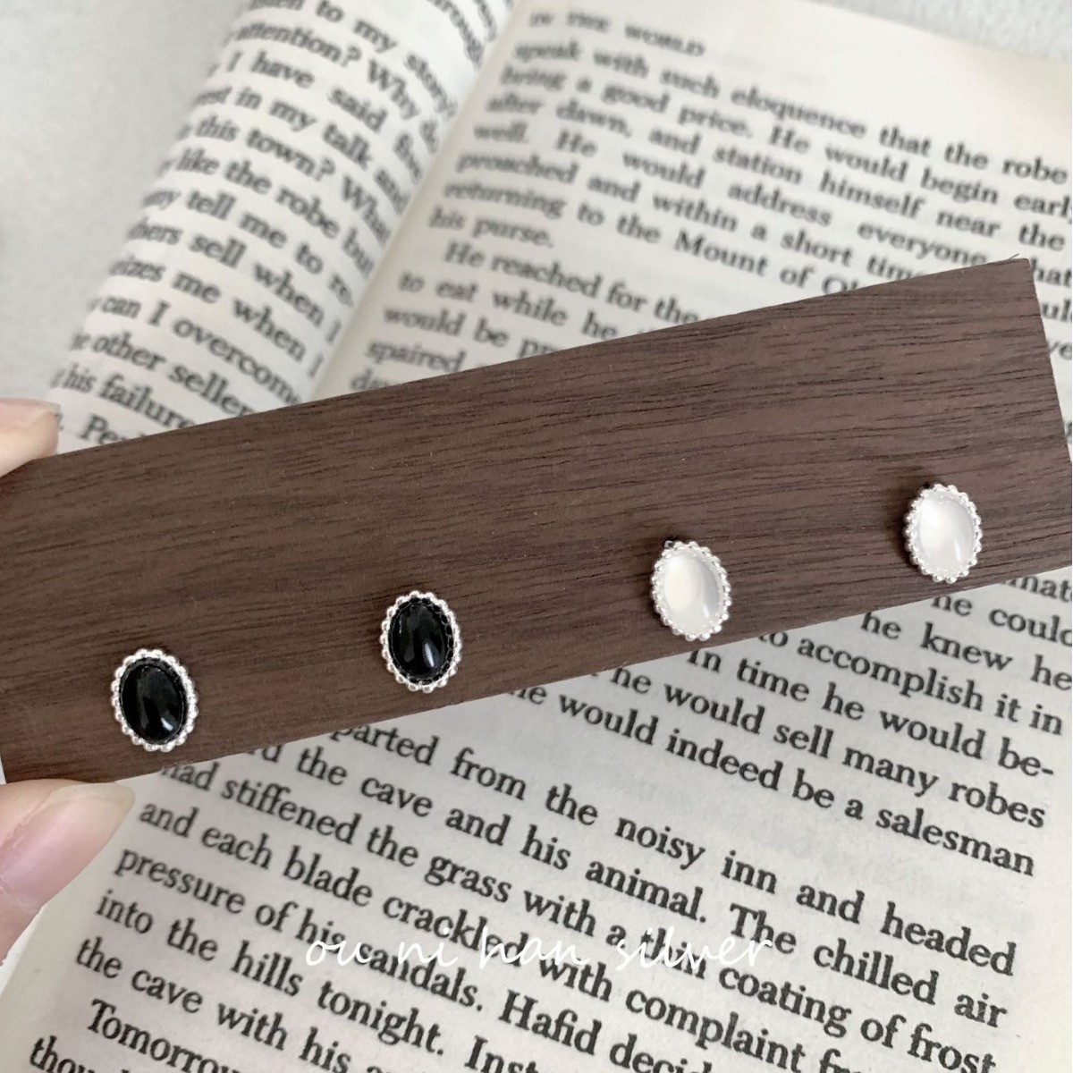 lulu 韩系S925纯银几何椭圆白玉髓黑玛瑙耳钉女ins风小众设计耳饰