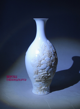 高仿民国王柄荣素胎 反雕刻 重工细路山水山居图橄榄瓶