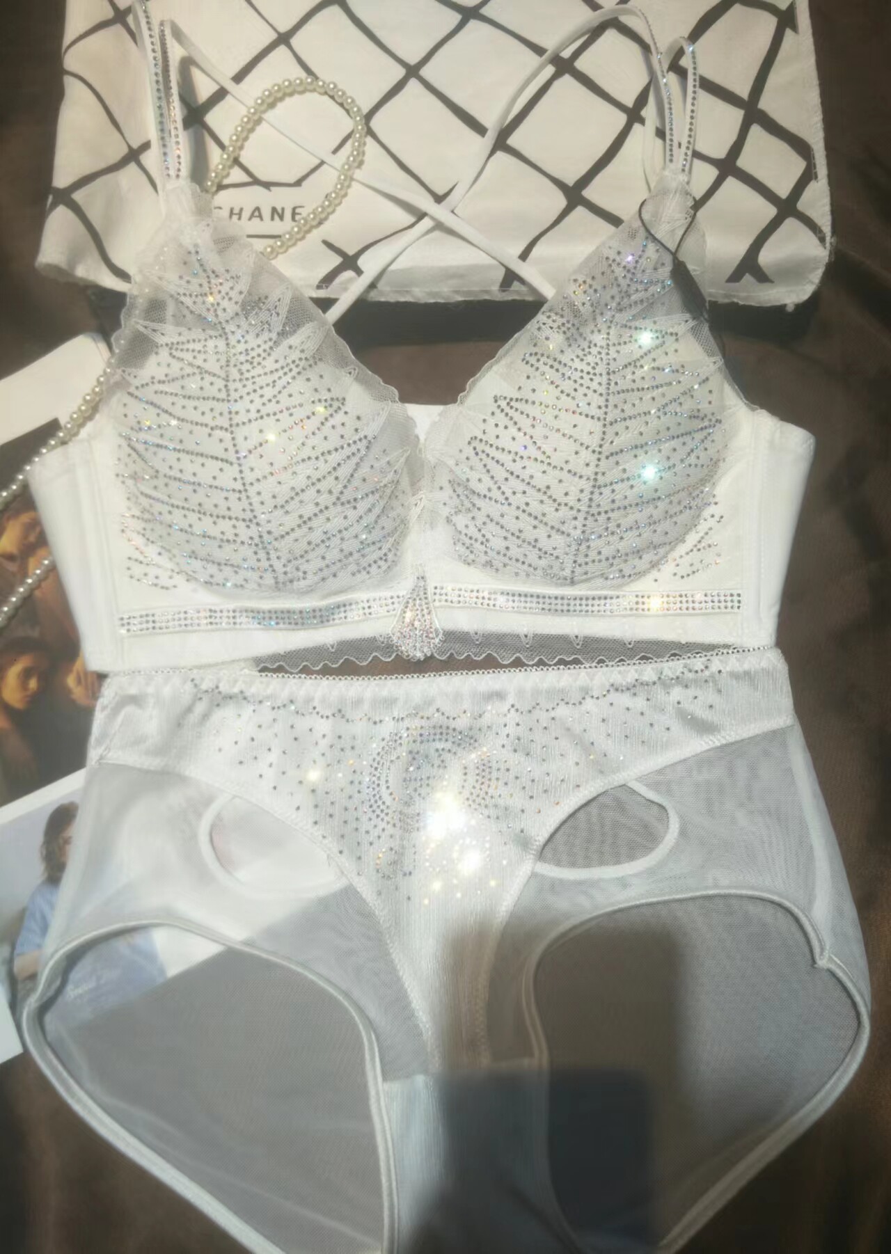 黑色白色纯色激情U型女性上薄下厚亮钻文胸美背无钢圈 钻内衣套装