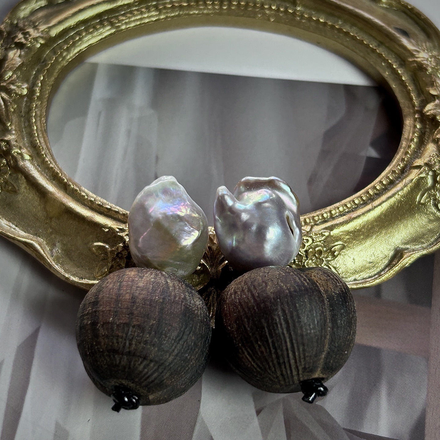 丹麦Monies风木质手工耳环中古天然巴洛克珍珠沉香木雕刻屁桃耳环