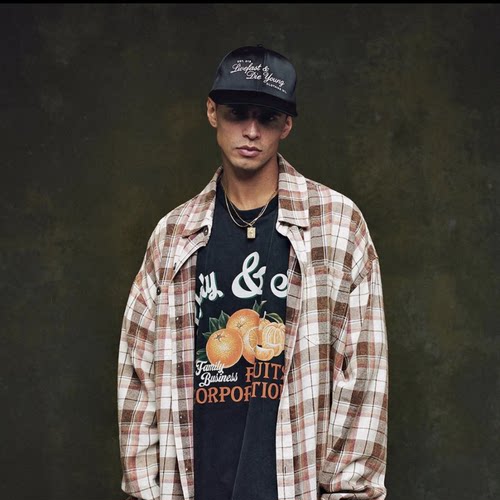 Livefast & Die Young Satin Script Snapback Cap潮牌缎面软顶帽