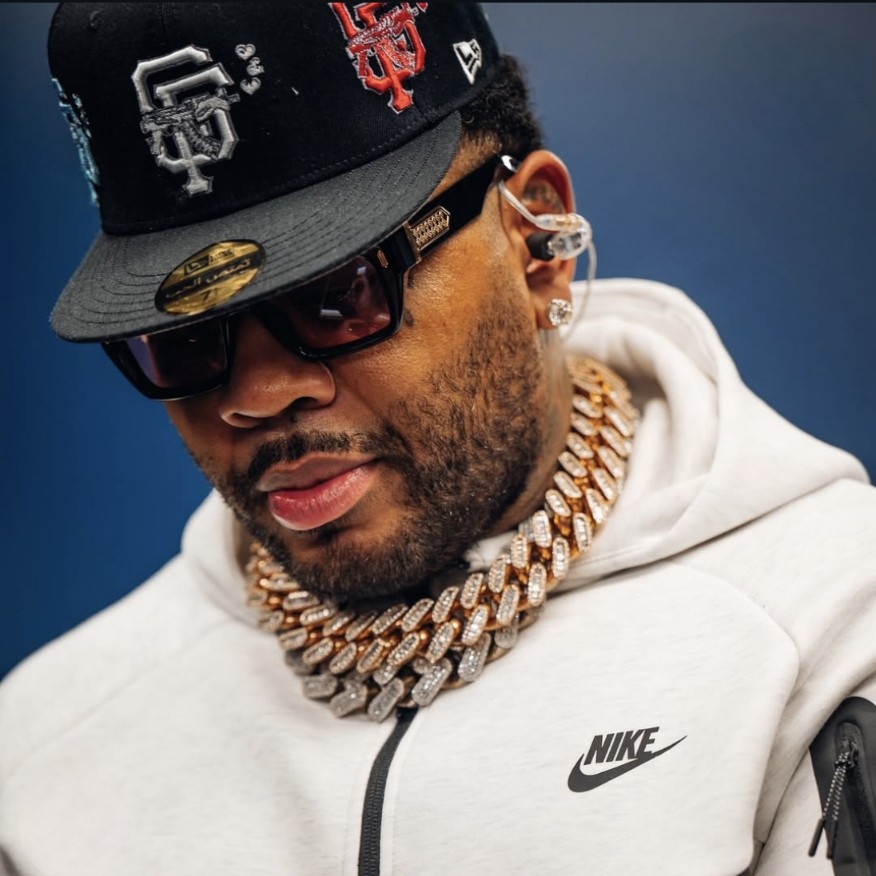 LOVE SUCKS BARBWIRE FITTED CAP美国嘻哈歌手 Kevin Gates全封帽