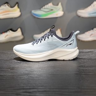 李宁轻风V3男子休闲慢跑鞋2026春季新款缓震透气运动鞋ARSW113