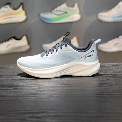 李宁男子跑鞋缓震透气