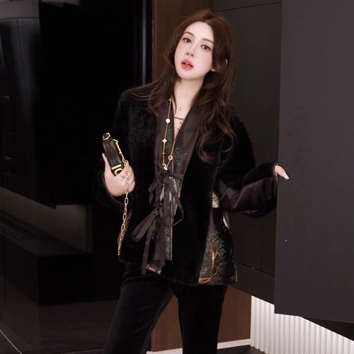 2025新国风鹅绒袖口重工刺绣羽绒