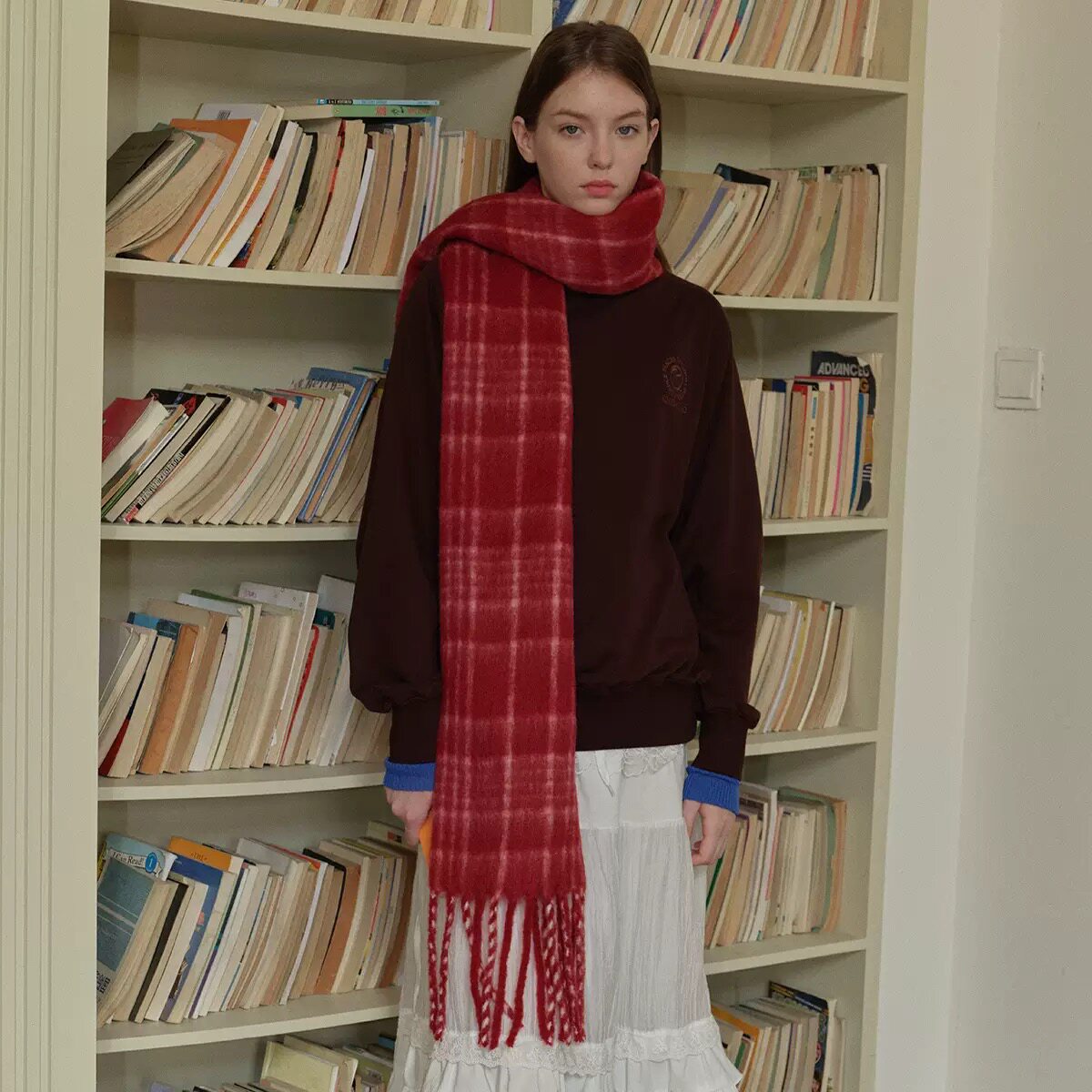 复古氛围感红白格纹围巾含羊毛女