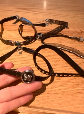 棠洛原创设计y2k辣妹蝴蝶choker颈链女黑色皮革项圈锁骨链颈带潮