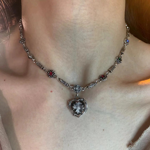 vintage高级感爱心十字锁骨链小众设计秋冬毛衣链长款甜酷风项链