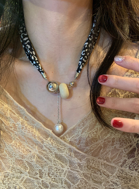 原创款小众独特 磁吸扣丝巾锁骨链女秋冬高级感颈链新款毛衣链潮