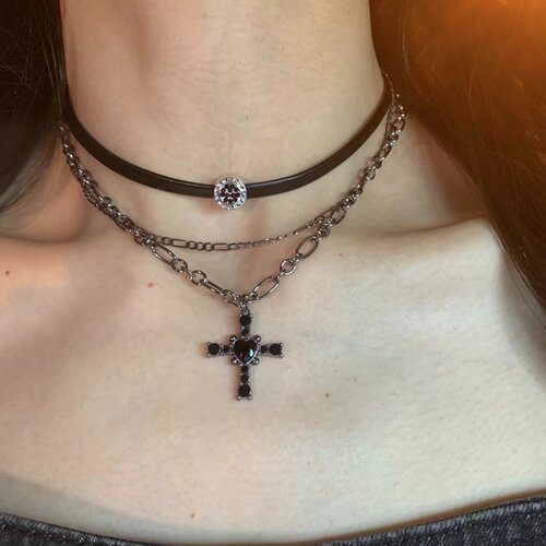 一条多层暗黑骑士十字架choker
