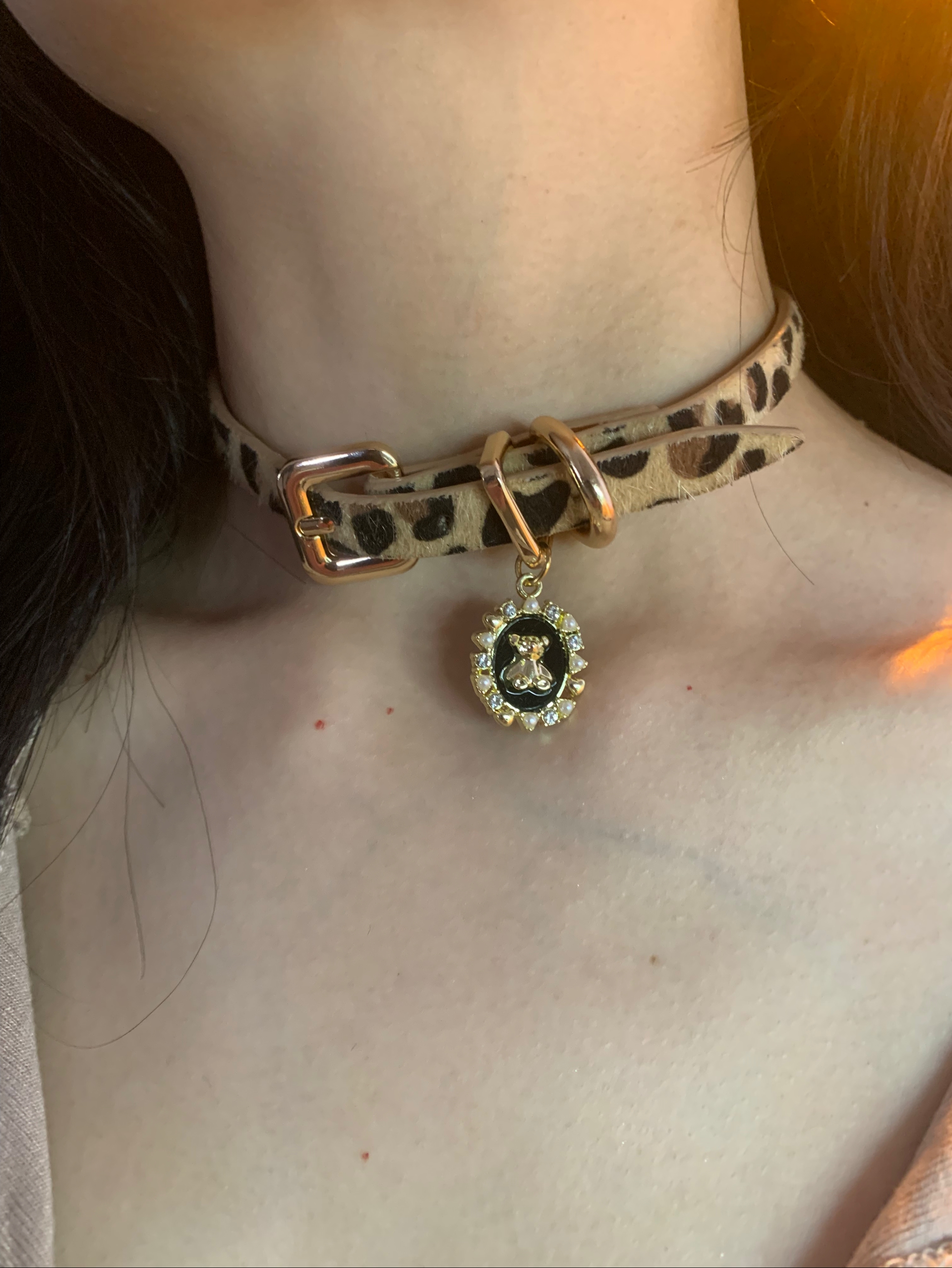 巴恩风小熊吊坠choker颈款女咖色豹纹皮革项圈个性小众辣妹风项链