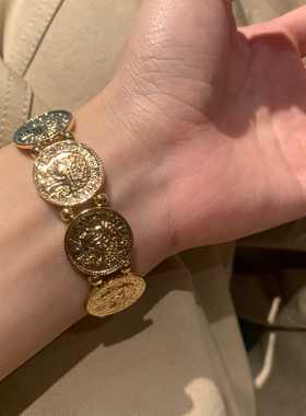 vintage 浅金色钱币浮雕手镯女弹力手环复古波西米亚风手饰品2026