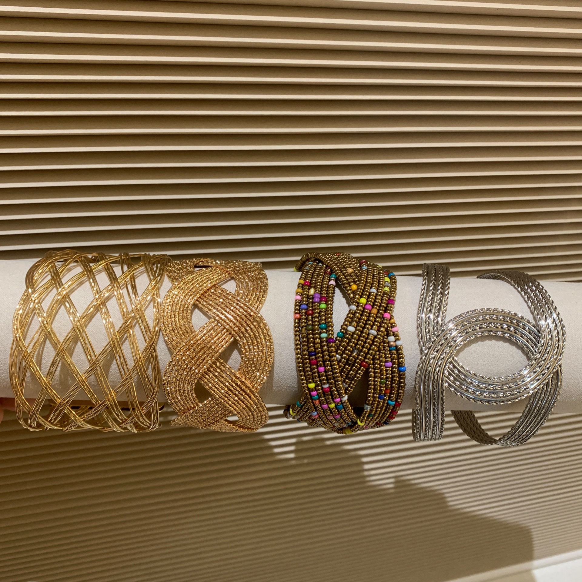 棠洛 vintage高级感手镯女欧美辣妹风手环夸张宽版金属手镯2026潮