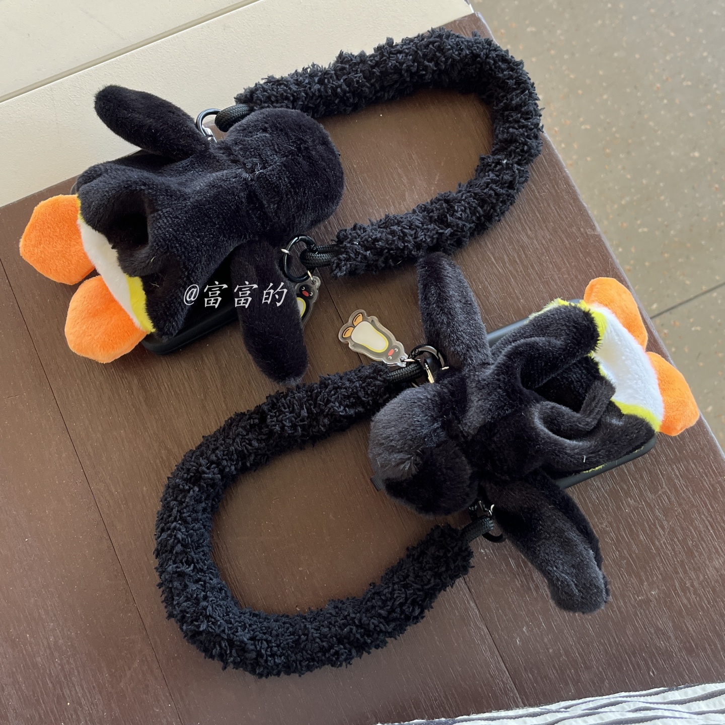 立体毛绒企鹅带挂绳适用三星zflip7/oppofind3flip/华为purax折叠手机壳