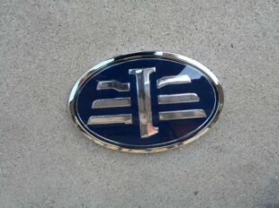 适配天津一汽威志威志V2V5夏利N5N7威乐威姿前车标后车标中网标牌