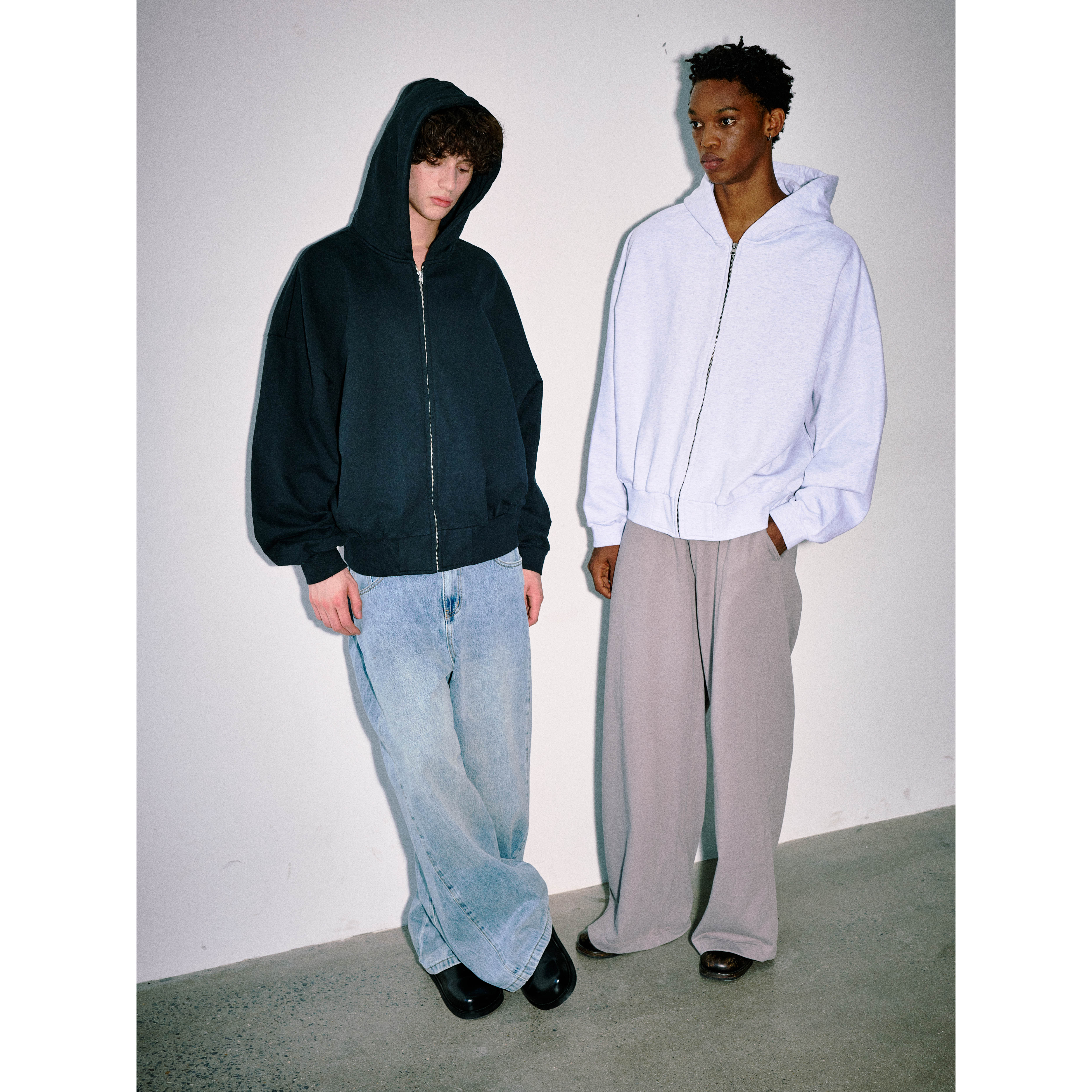 大廓形蝙蝠袖短宽拉链连帽卫衣