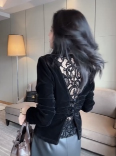 欧洲站2025年春秋新款圆领露背长袖T恤女黑蕾丝拼接金丝绒打底衫
