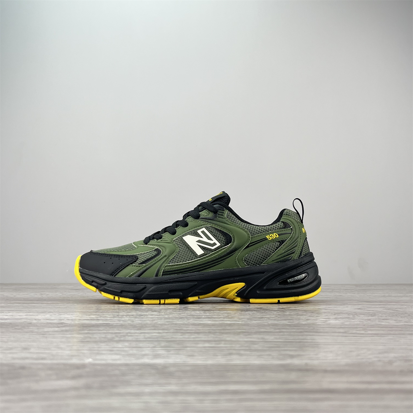 捡漏 好货 秋季轻便男士复古风运动休闲鞋网面透气软底百搭赛车鞋