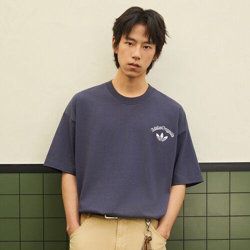 阿迪达斯三叶草男子印花短袖