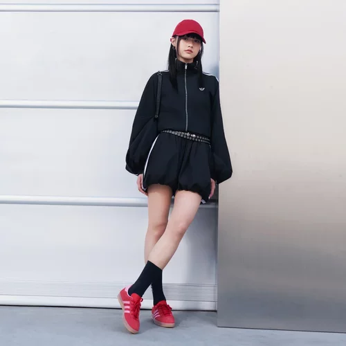 三叶草女子漏斗领宽松薄外套