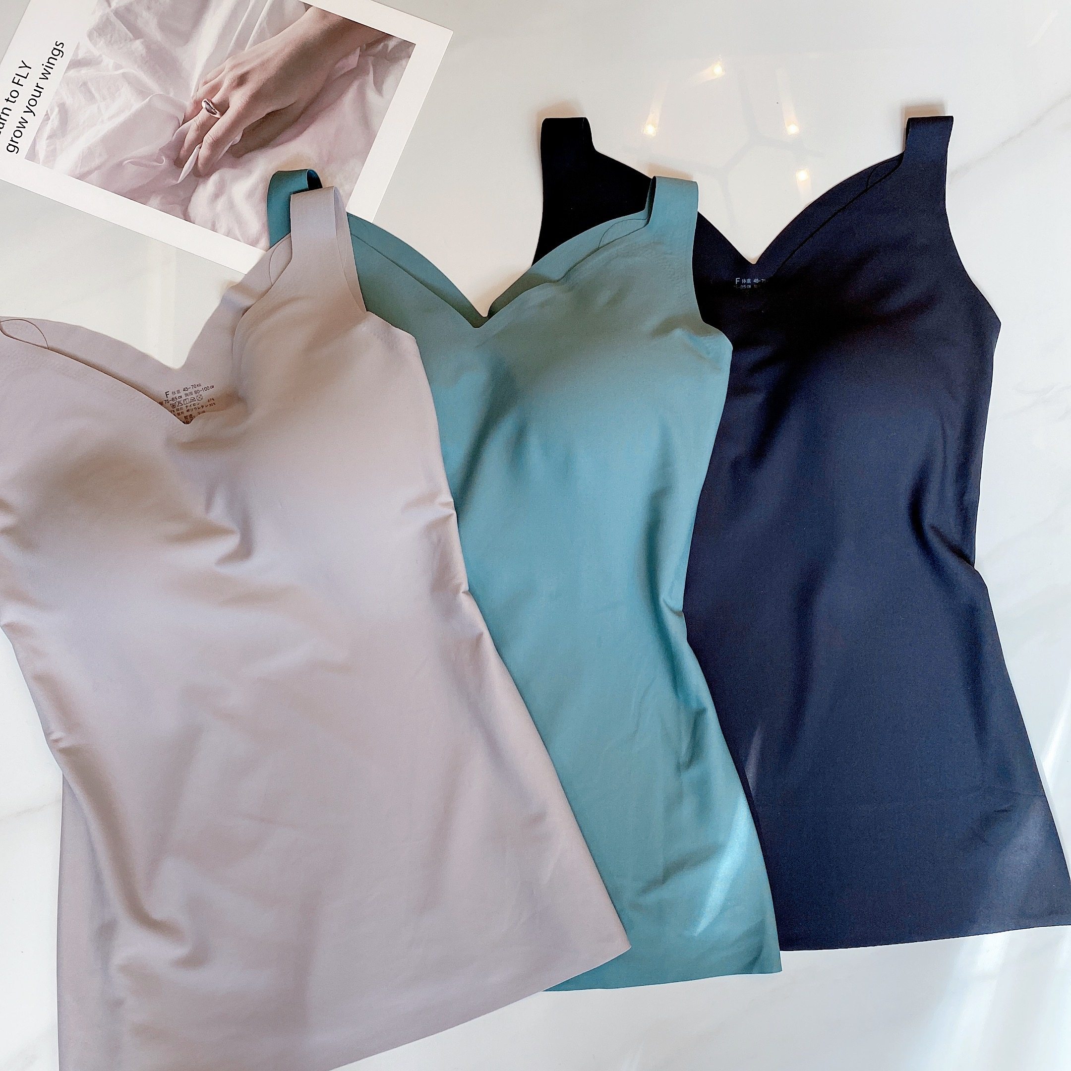 日本skin如意背心胸垫一体无痕V领 打底吊带无钢圈外穿内搭女运动