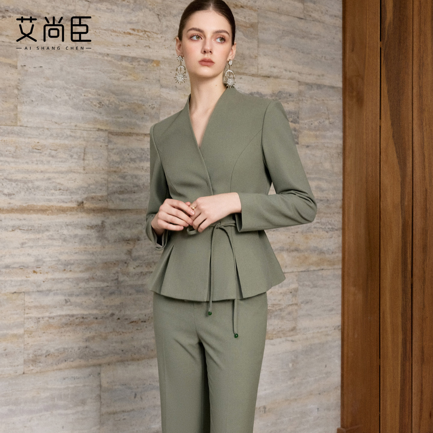 艾尚臣通勤风收腰西装套装女复古松绿色职业装气质正装束腰西服
